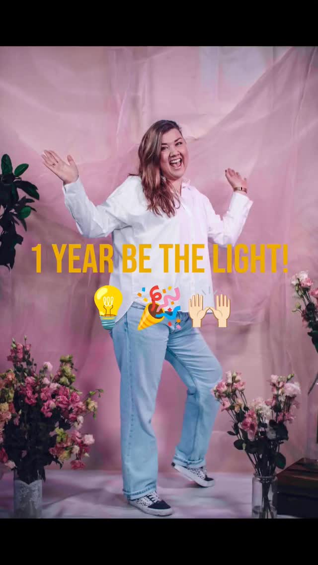 💡🎉1 Jaar!!!🎉💡 7-3-25 nam ik de stap om te beginnen met de webshop. Eerder gaf ik al een launchparty voor famillie en vrienden, waar ik mijn eerste spullen verkocht. 
Dat was een geweldig mooi moment, de eerste reacties horen en anderen met de dingen zien lopen die jij hebt gemaakt😄 heel gek om te zien...
Inmiddels een jaar verder. Veel geleerd en veel nieuwe mensen ontmoet op evenementen. Ik kijk terug op een mooi jaar en heb zin in het jaar wat komt.

Dankjewel dat je onderdeel bent van mijn droom! 
All glory be to God! 🙌🏻🤍

#gratefull#BeTheLightNL#christelijkeondernemer#jezus#Evangelisatie