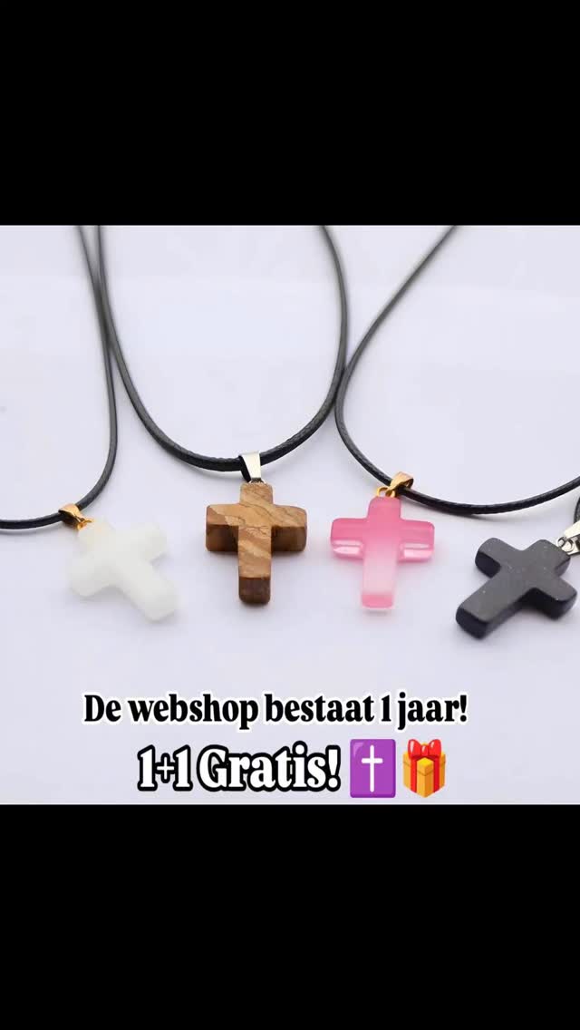 K R U I S ✝️ 7 maart bestaat de webshop 1 jaar! 🥳 En om dat te vieren geef ik deze week kettingen weg!
Bij aankoop van een kruisketting ontvang je nu de 2e helemaal gratis! 
Zo kun jij afwisselen in kleurtjes of er eentje kado doen aan een ander 🎁🤩

Ik wil je waarschuwen, het is lastig om te kiezen uit al die kleurtjes, ik spreek uit ervaring 😉

Welke is jou favoriet? 
Wacht niet te lang want op=op! 

#Giveaway#anniversary#Christelijkewebshop#kruis#jezus